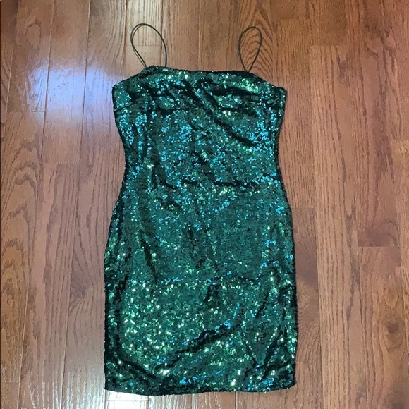 Green Sequin Body Con Dress - Picture 11 of 12